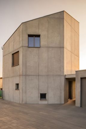 Swisshouse XL