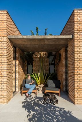 House Aura
