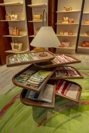 Longchamp Boutique