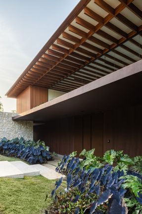 House D+J
