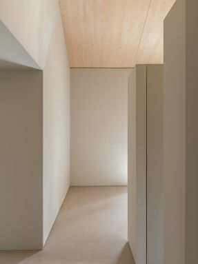 House EF