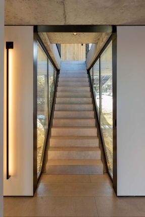 Uan House