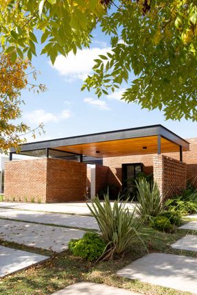 House Mm