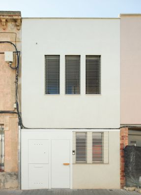 115ari Single-family Home Between Party Walls In Sabadell