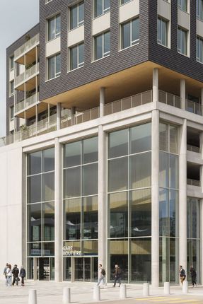 Multimodal Hub and Offices