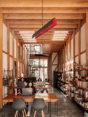 Inhabited Work in Huayruro