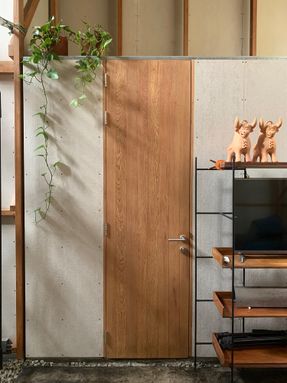 Inhabited Work in Huayruro