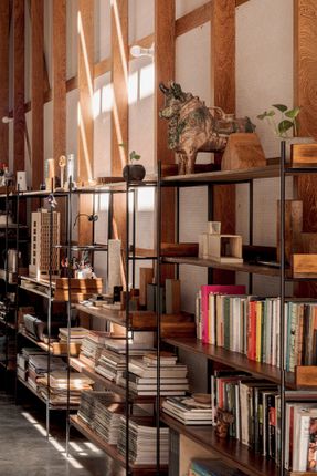 Inhabited Work in Huayruro