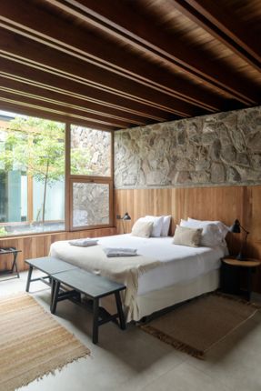 Between Stone Walls Suites