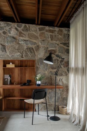 Between Stone Walls Suites