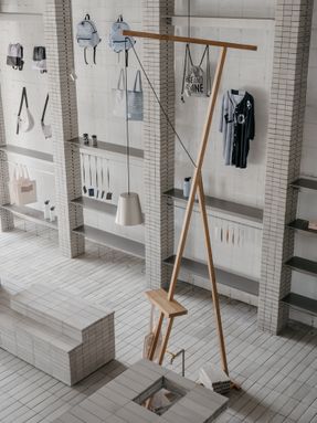 HumCustom Factory Exhibition Hall