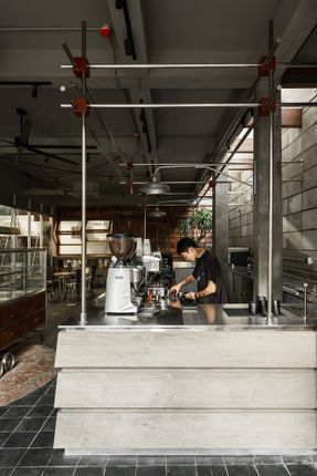 Fours Bakery Signature