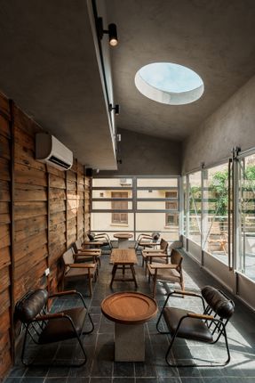 Fours Bakery Signature