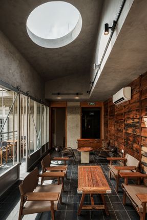 Fours Bakery Signature