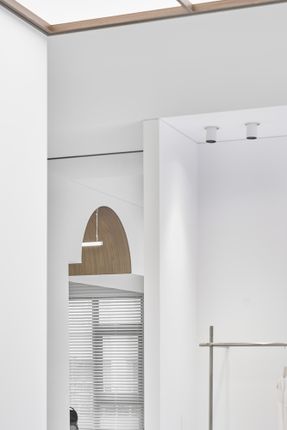 Traces Of Light Indoor Golf Course