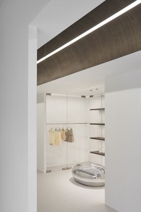 Traces Of Light Indoor Golf Course