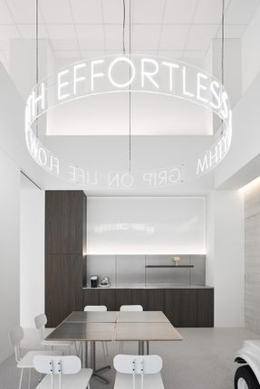 Traces Of Light Indoor Golf Course