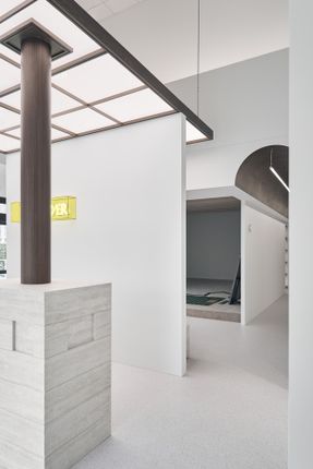 Traces Of Light Indoor Golf Course