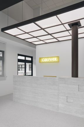 Traces Of Light Indoor Golf Course