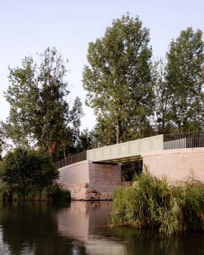 Bois Canal Footbridge