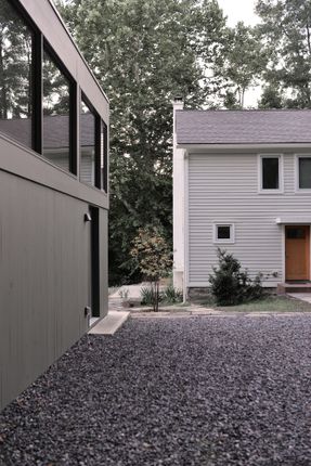 Anchorage Road Artist Studio