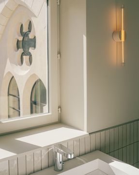 Château of the Hertford British Hospital Rehabilitation