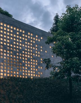 Half-Mountain Cloud Station