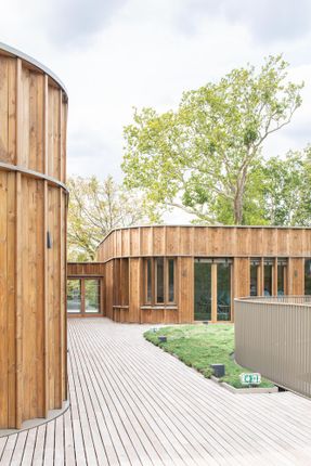 Hélène Carrère D'encausse School