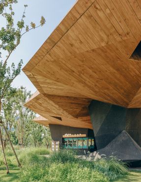 LuxeIsland Restaurant