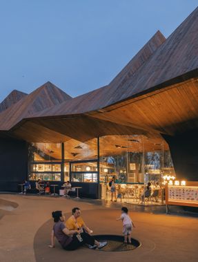 LuxeIsland Restaurant