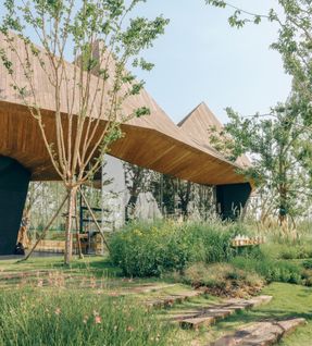 LuxeIsland Restaurant