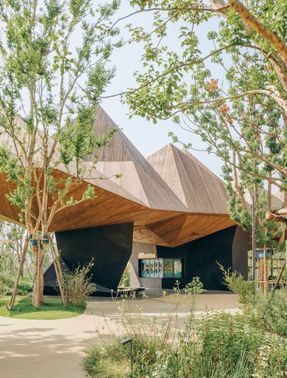 LuxeIsland Restaurant