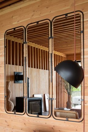 Mohegan Trail Residence