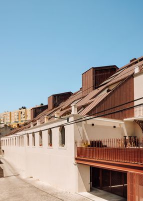 Montisnava Residential Building