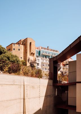 Montisnava Residential Building