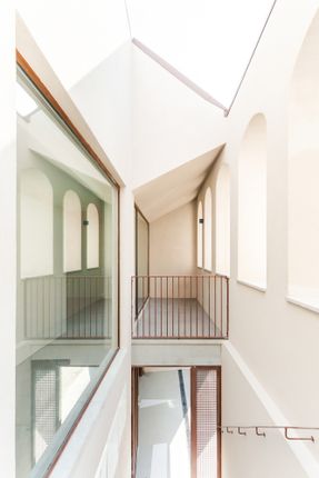 Montisnava Residential Building