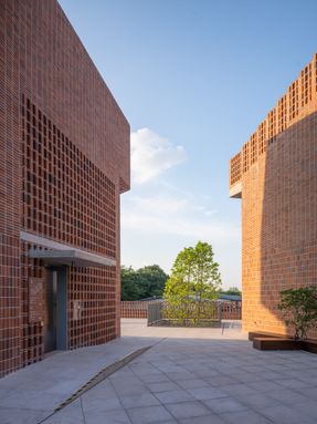 Langtou Gengxue + Education Centre