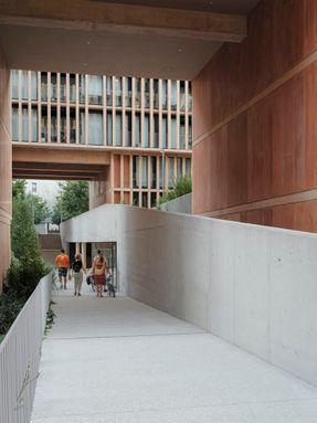 Conjunto Cornes Espacio Residencial