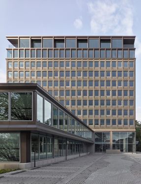 Staal-Kade Office Building Transformation