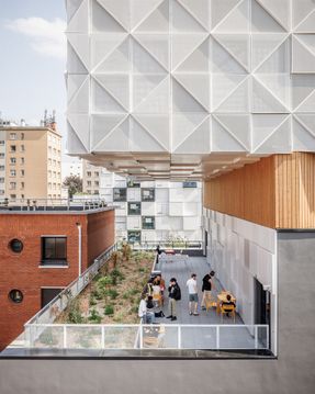 42up School Extension