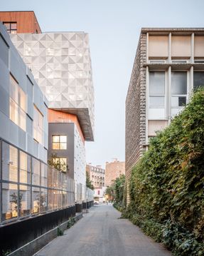 42up School Extension