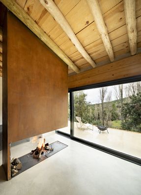 Experimental Shelter In The Sierra De Segura