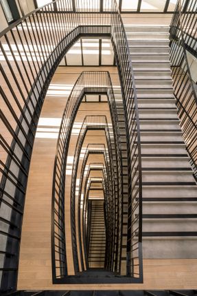 Grande Armée L1ve Office Building