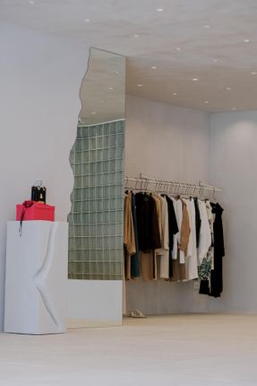 Erosion Buzë Mustaqe Showroom