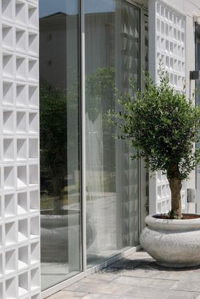 Erosion Buzë Mustaqe Showroom