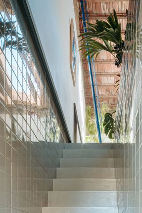 Cruda House