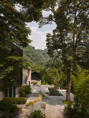 Zoland·emei, Resort