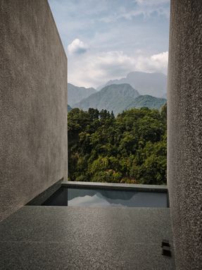Zoland·emei, Resort