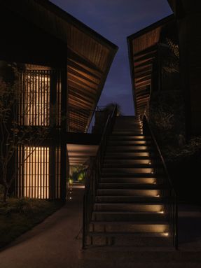 Zoland·emei, Resort
