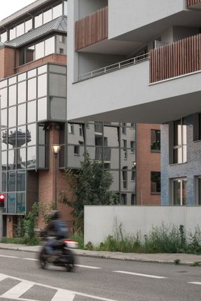 Destrier Housing Block